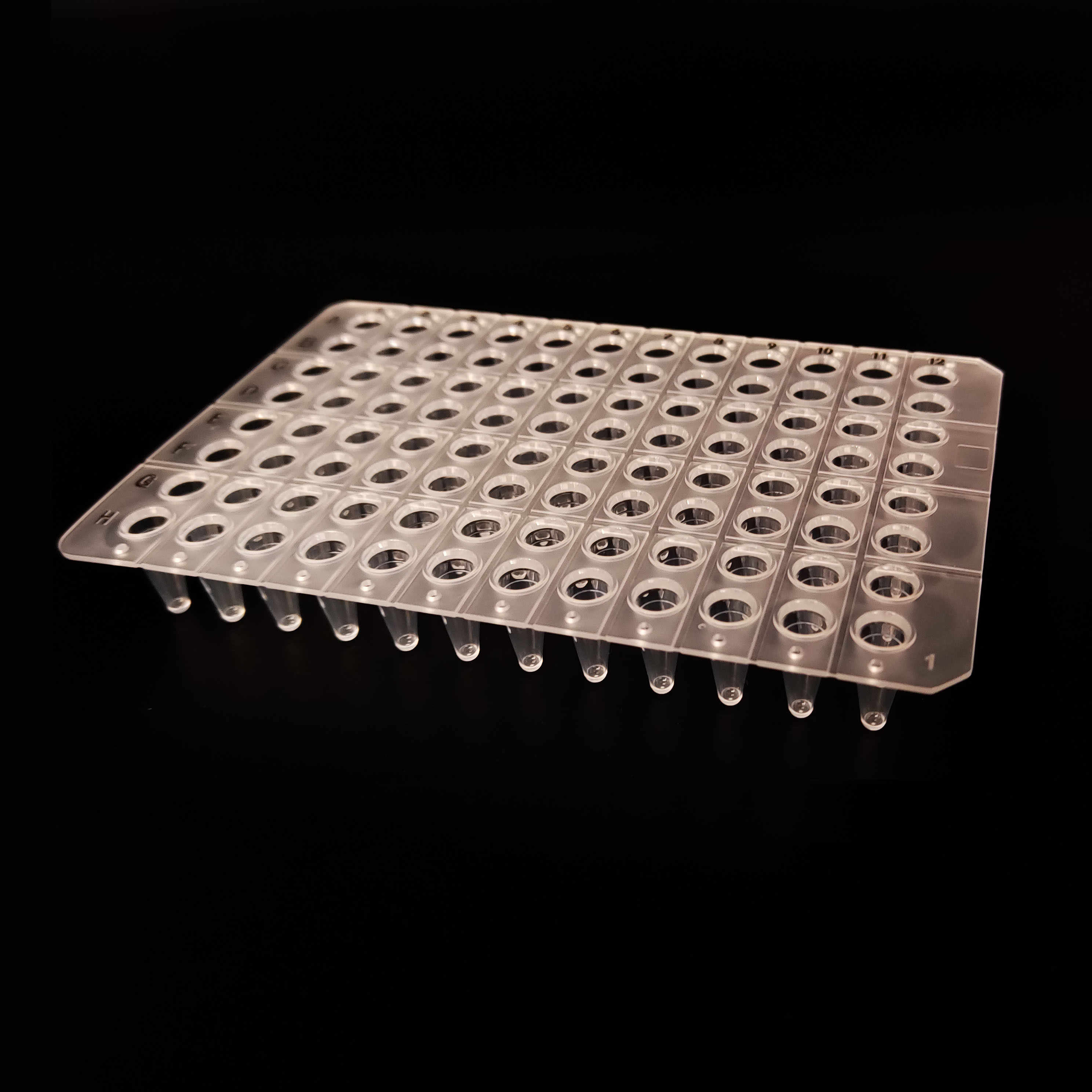 0.1ml 96孔 qPCR 板,无裙边,透明双切角